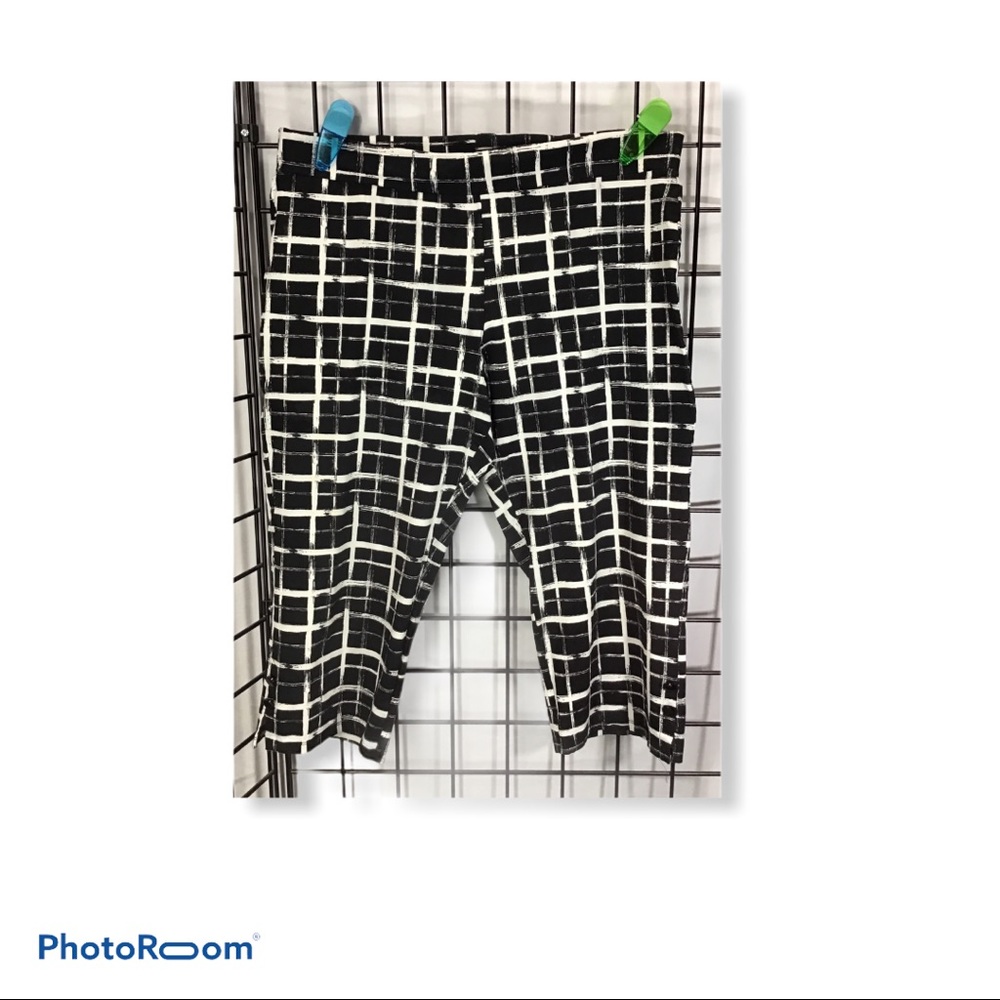 Black/White Checkered Capri’s